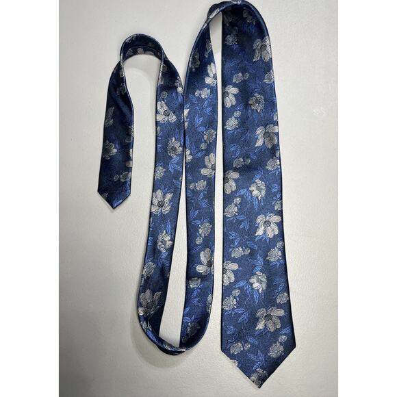 Paul Frederick Floral Print Silk Tie Mens Necktie Blue 3" x 60" - Picture 2 of 8